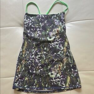 EUC LULULEMON FLORAL SPORT MULTI COLOR DANCING WARRIOR TANK, size 2